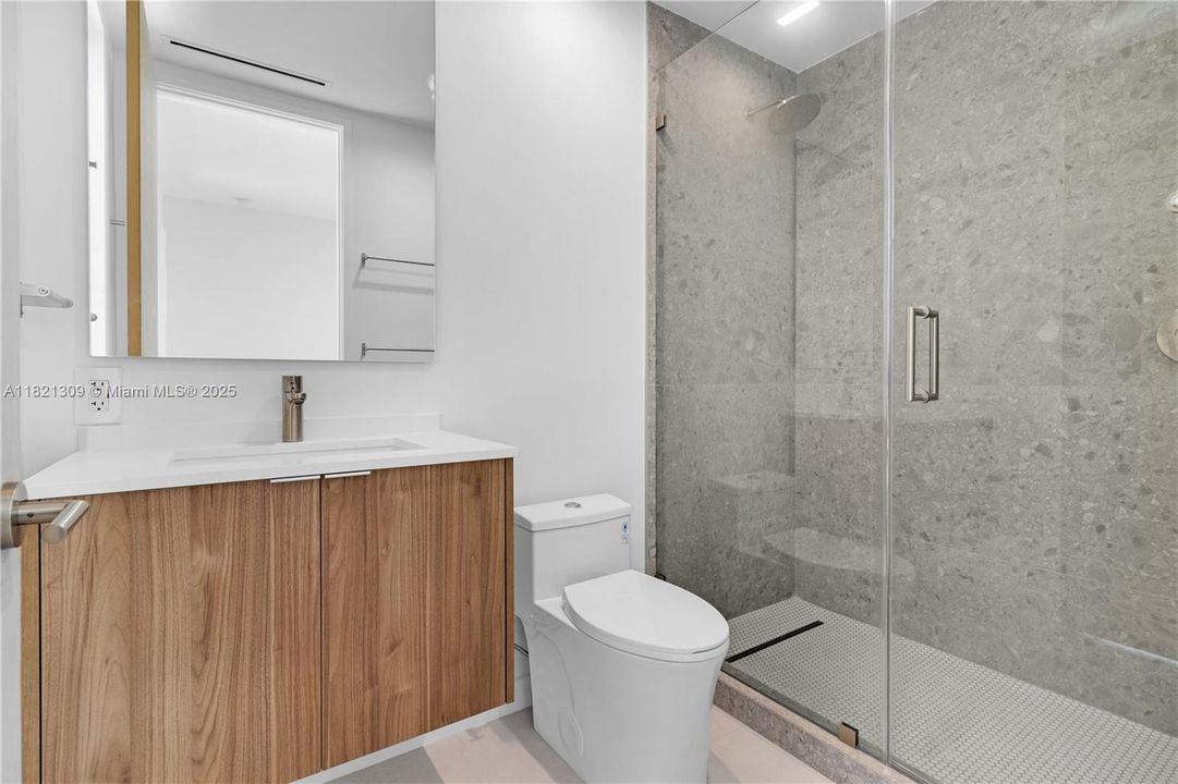 Recently Rented: $3,150 (3 beds, 2 baths, 1210 Square Feet)