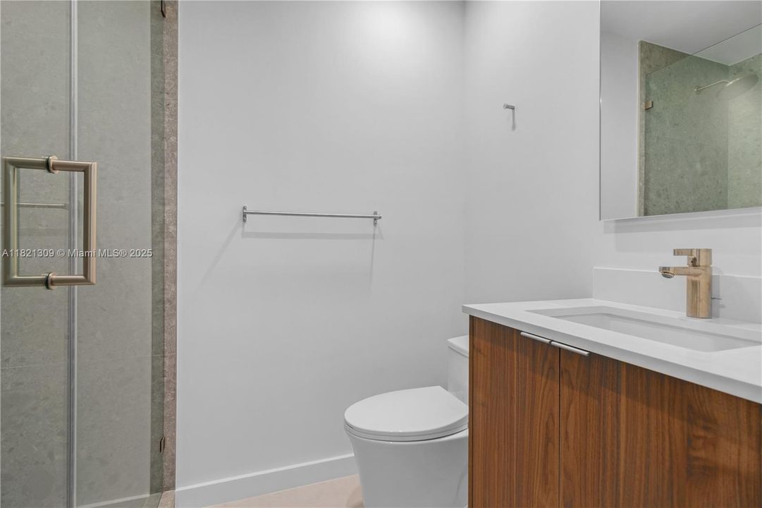 Recently Rented: $3,150 (3 beds, 2 baths, 1210 Square Feet)