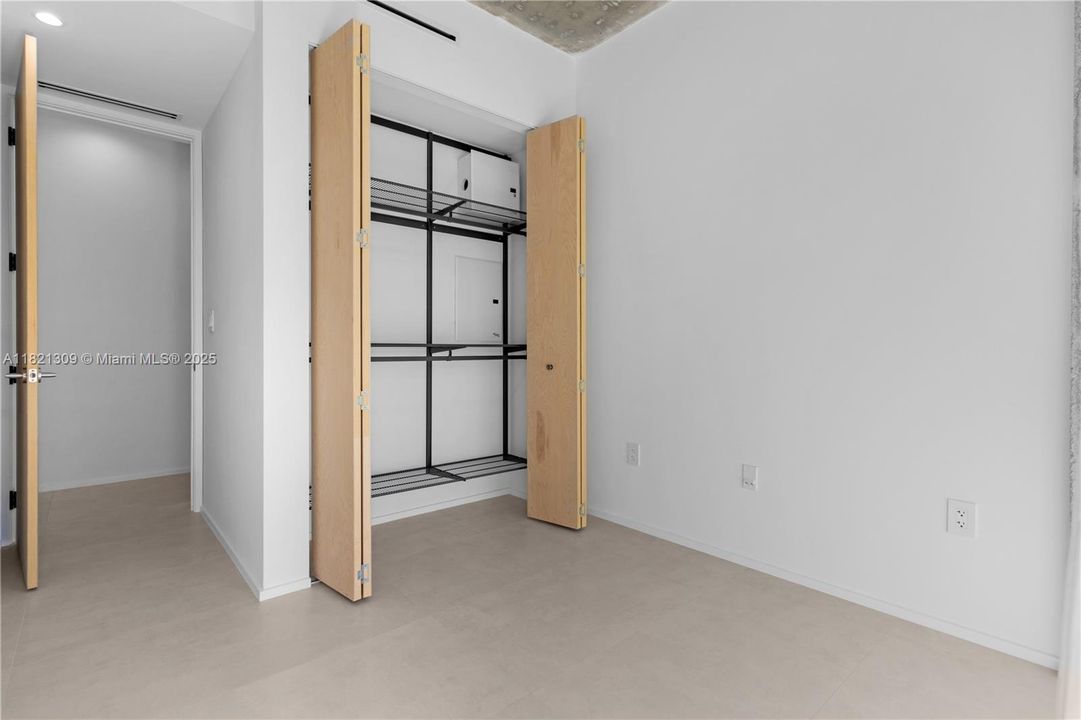 Recently Rented: $3,150 (3 beds, 2 baths, 1210 Square Feet)