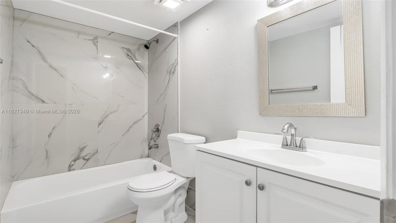 合同活跃: $199,000 (2 贝兹, 2 浴室, 1210 平方英尺)