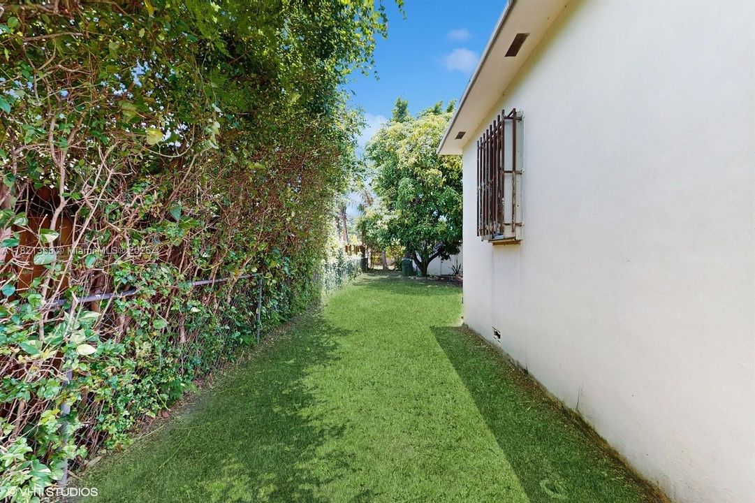 Vendido Recientemente: $665,000 (2 camas, 2 baños, 1945 Pies cuadrados)