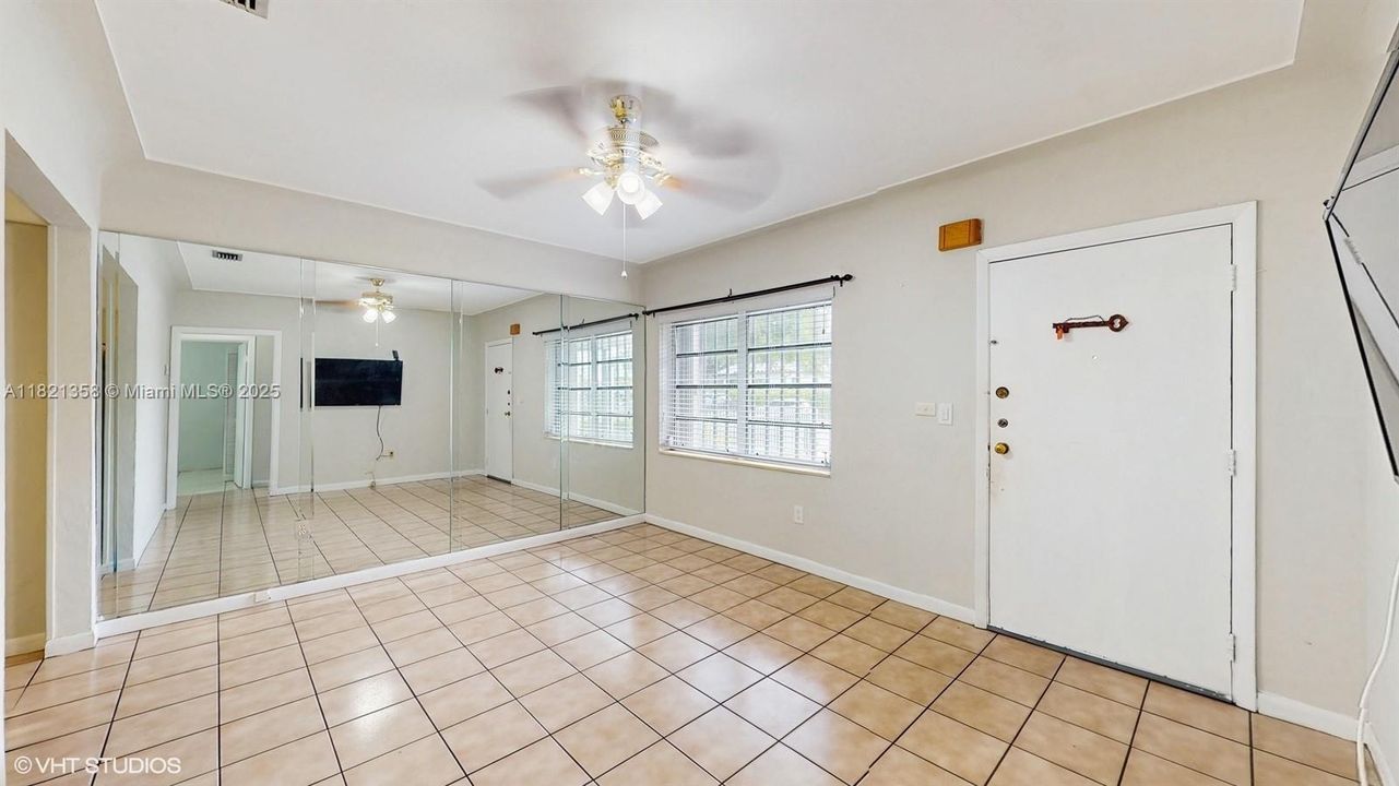 Vendido Recientemente: $665,000 (2 camas, 2 baños, 1945 Pies cuadrados)