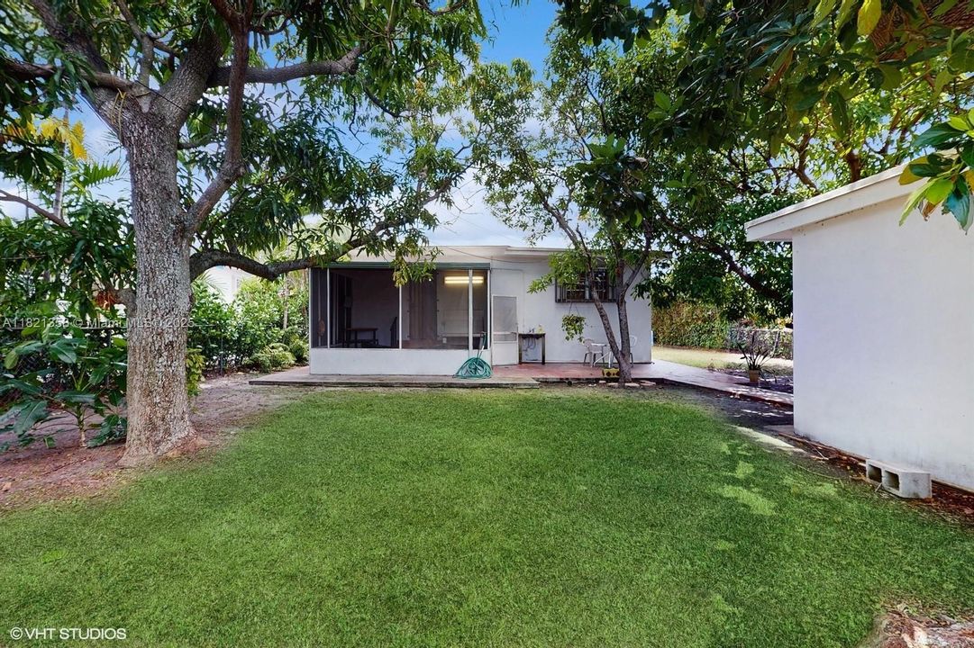 Vendido Recientemente: $665,000 (2 camas, 2 baños, 1945 Pies cuadrados)