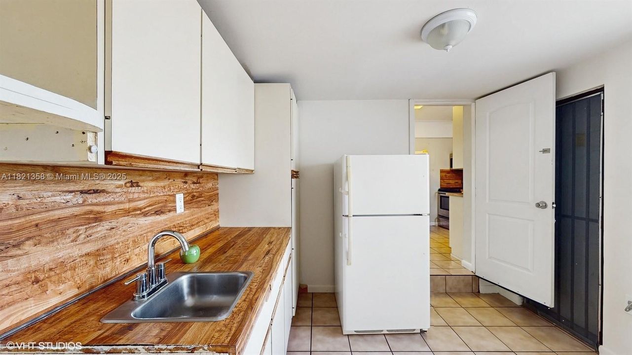 Vendido Recientemente: $665,000 (2 camas, 2 baños, 1945 Pies cuadrados)