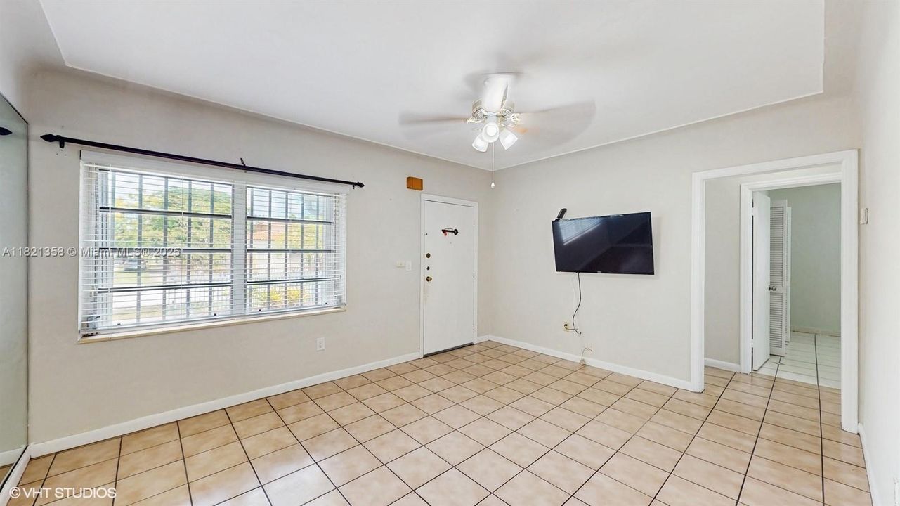 Vendido Recientemente: $665,000 (2 camas, 2 baños, 1945 Pies cuadrados)