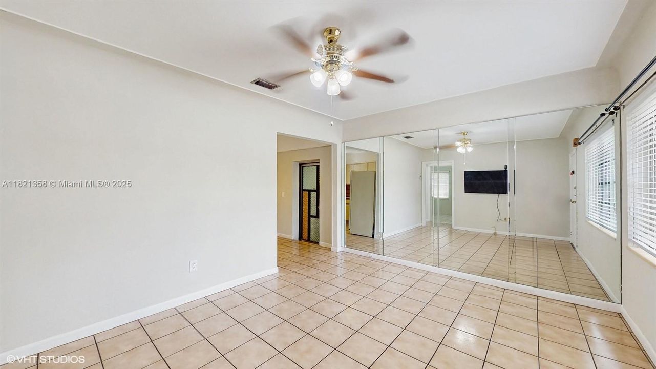 Vendido Recientemente: $665,000 (2 camas, 2 baños, 1945 Pies cuadrados)