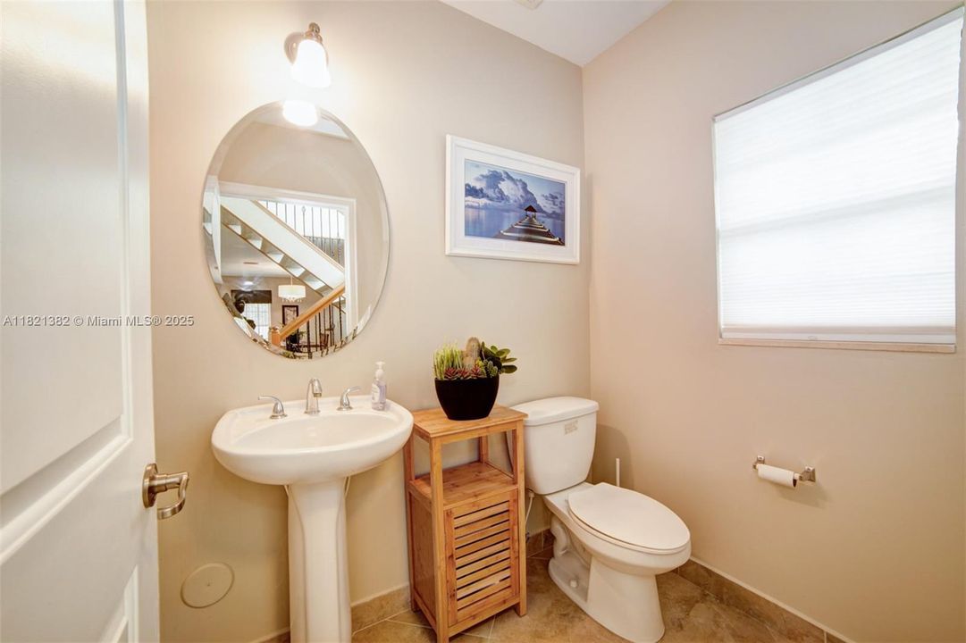 For Sale: $640,000 (3 beds, 2 baths, 2558 Square Feet)