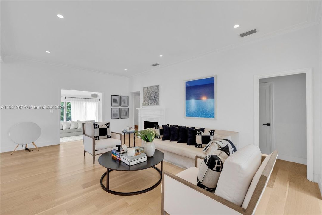 En Venta: $1,890,000 (3 camas, 3 baños, 1948 Pies cuadrados)