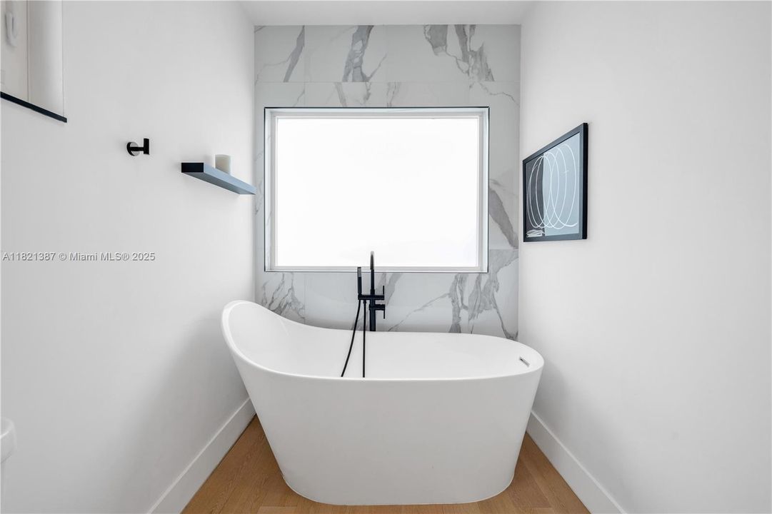 En Venta: $1,890,000 (3 camas, 3 baños, 1948 Pies cuadrados)