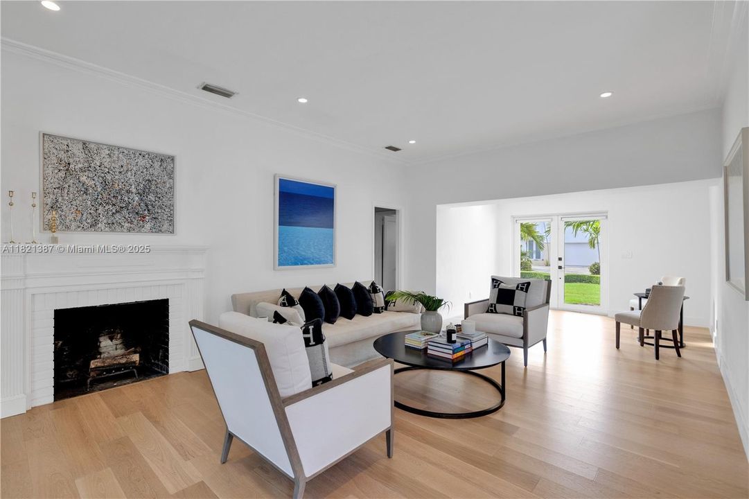 En Venta: $1,890,000 (3 camas, 3 baños, 1948 Pies cuadrados)