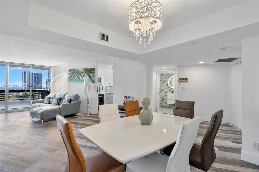 Recently Sold: $349,000 (1 beds, 1 baths, 1083 Square Feet)