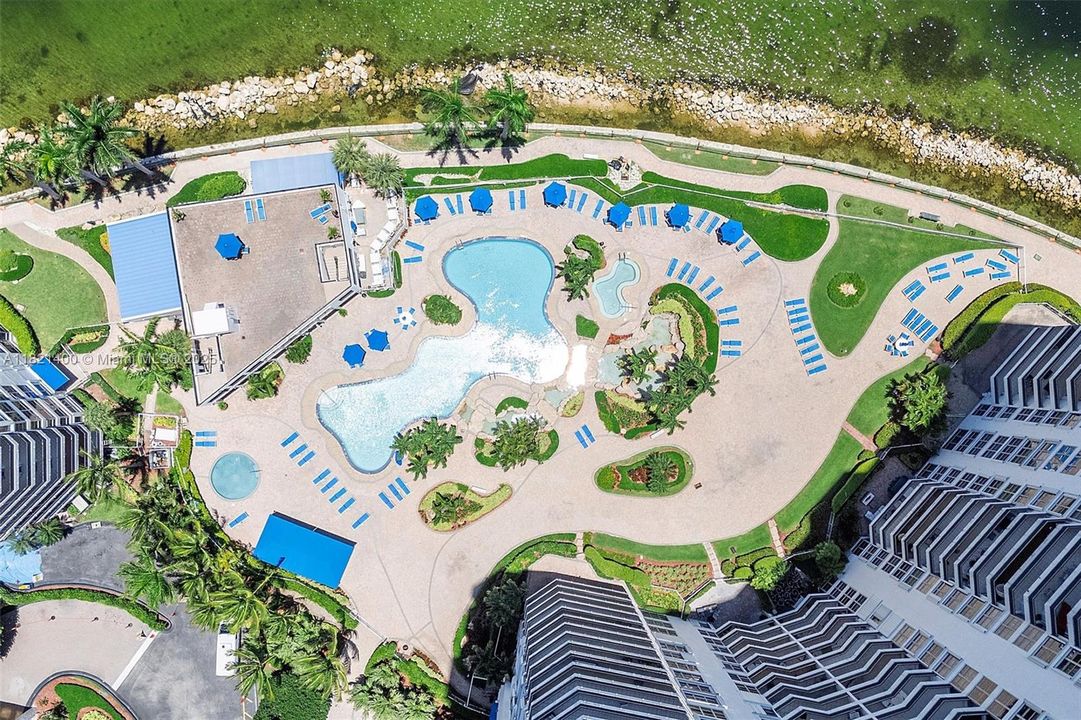 Recently Sold: $349,000 (1 beds, 1 baths, 1083 Square Feet)