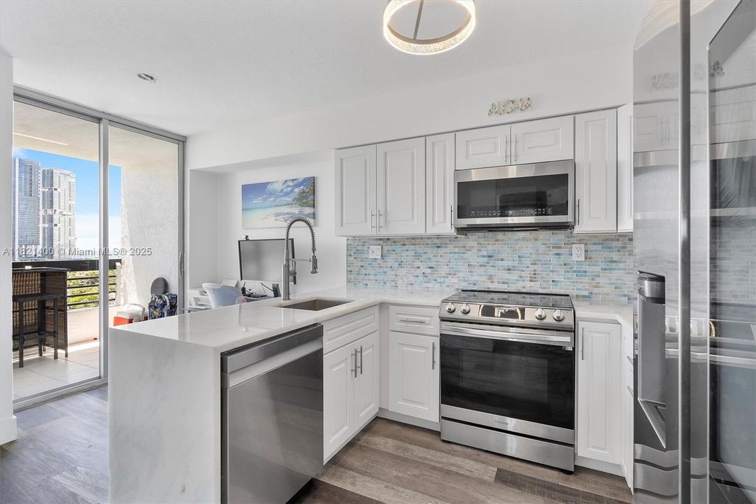 Recently Sold: $349,000 (1 beds, 1 baths, 1083 Square Feet)