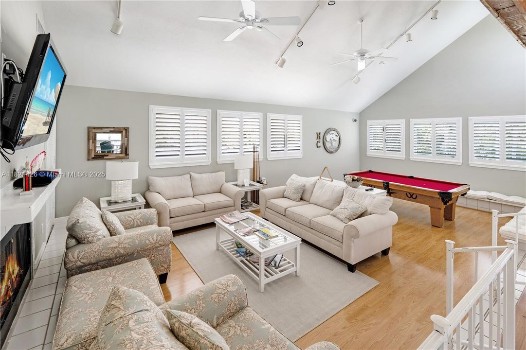 待售: $350,000 (3 贝兹, 3 浴室, 1538 平方英尺)