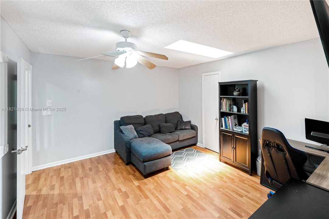 待售: $350,000 (3 贝兹, 3 浴室, 1538 平方英尺)