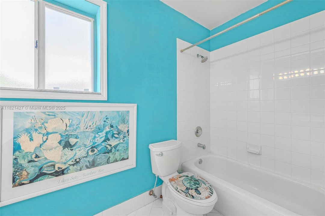 Recently Sold: $699,999 (4 beds, 2 baths, 2600 Square Feet)