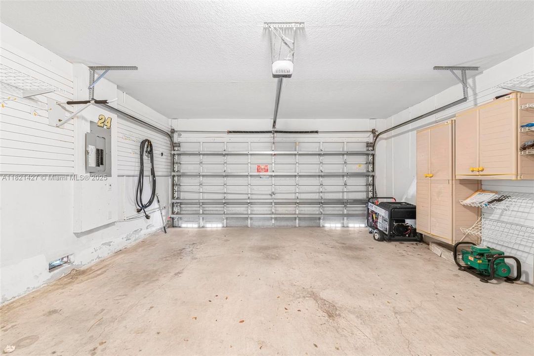 Recently Sold: $699,999 (4 beds, 2 baths, 2600 Square Feet)