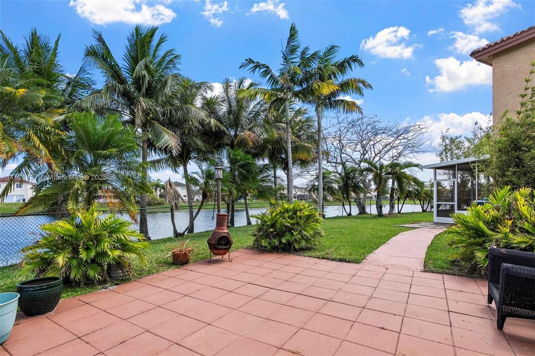 Recently Sold: $699,999 (4 beds, 2 baths, 2600 Square Feet)