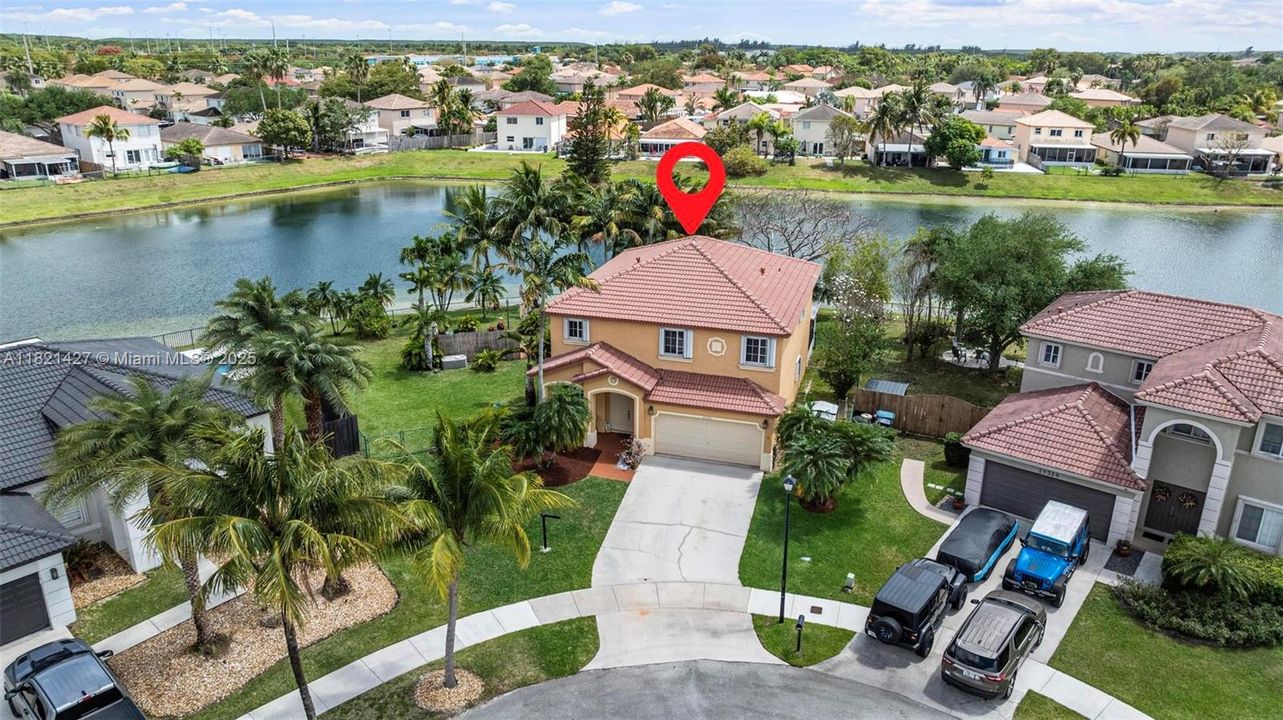 Recently Sold: $699,999 (4 beds, 2 baths, 2600 Square Feet)