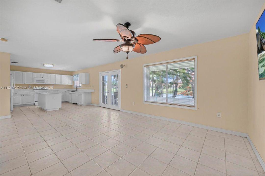 Recently Sold: $699,999 (4 beds, 2 baths, 2600 Square Feet)