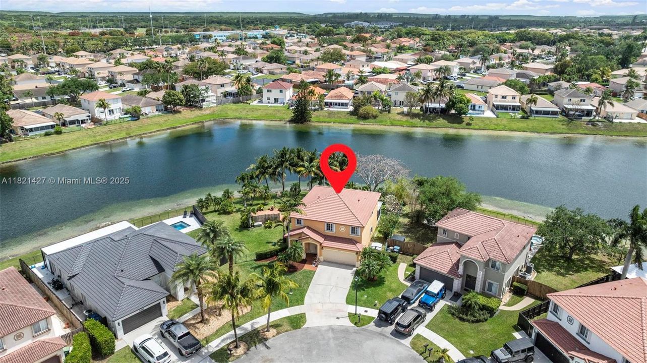 Recently Sold: $699,999 (4 beds, 2 baths, 2600 Square Feet)