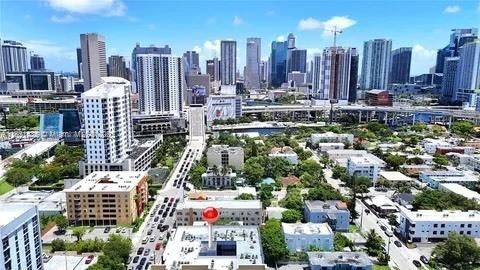 For Sale: $225,000 (1 beds, 1 baths, 603 Square Feet)