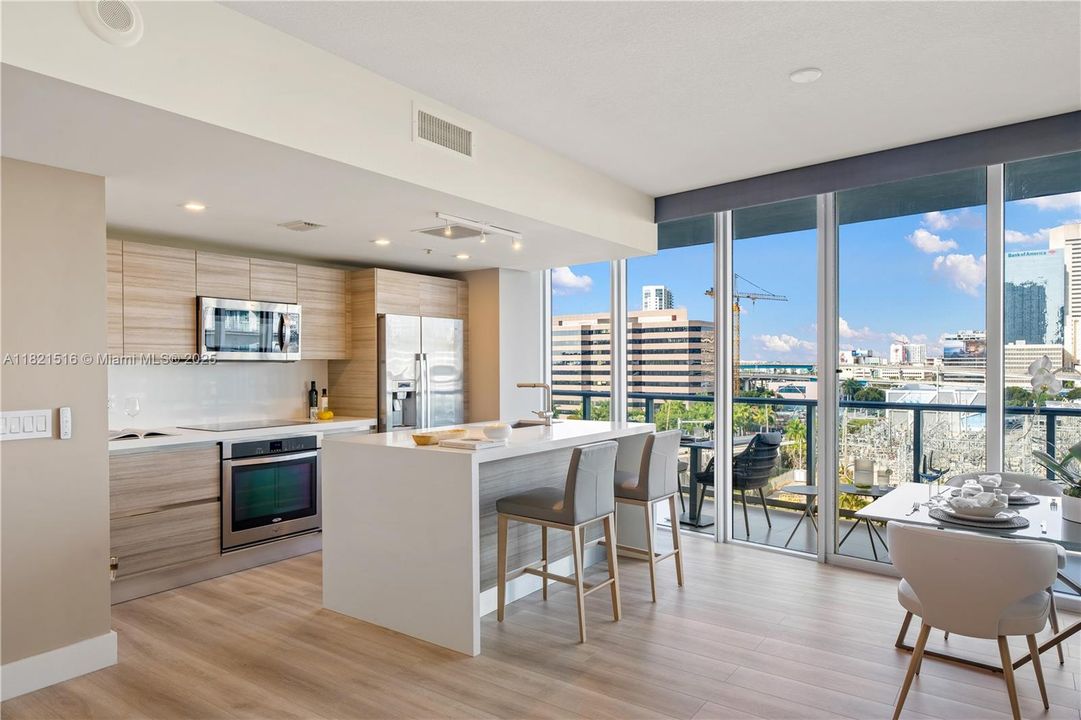 En Venta: $857,000 (2 camas, 2 baños, 1540 Pies cuadrados)