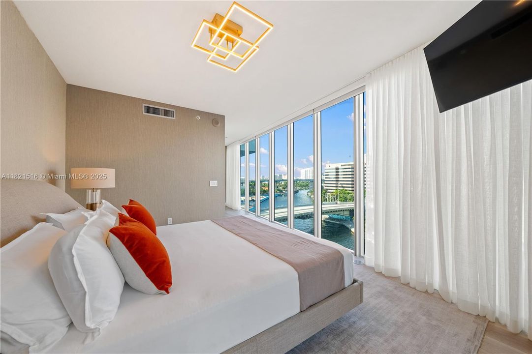 En Venta: $857,000 (2 camas, 2 baños, 1540 Pies cuadrados)