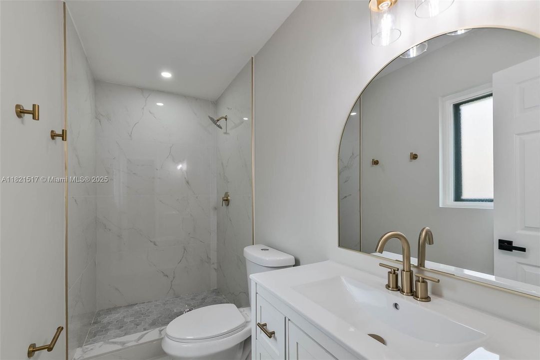 Recently Sold: $545,000 (3 beds, 2 baths, 1213 Square Feet)