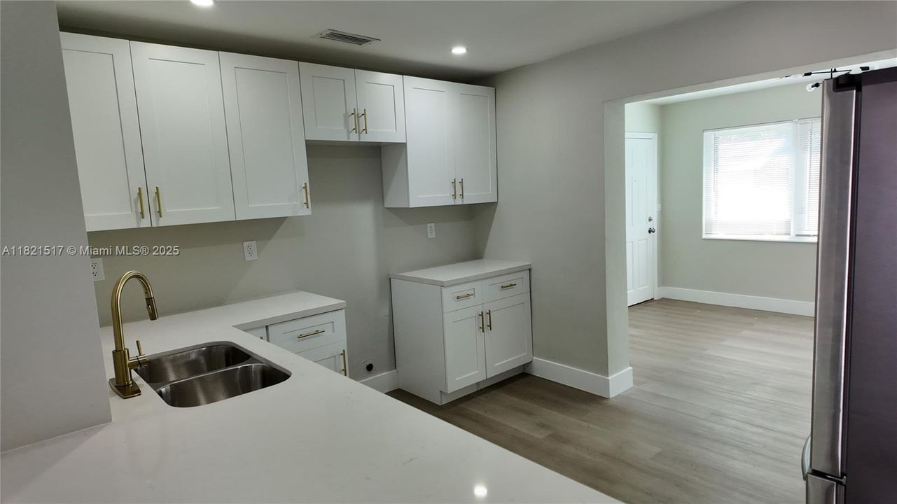 Recently Sold: $545,000 (3 beds, 2 baths, 1213 Square Feet)