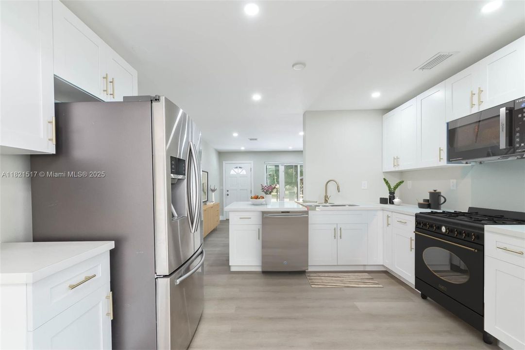 Recently Sold: $545,000 (3 beds, 2 baths, 1213 Square Feet)