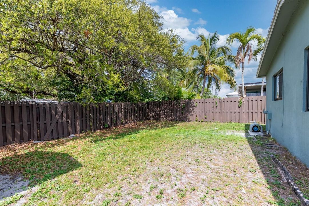 Recently Sold: $545,000 (3 beds, 2 baths, 1213 Square Feet)