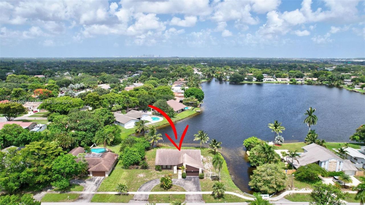 合同活跃: $700,000 (3 贝兹, 2 浴室, 2082 平方英尺)