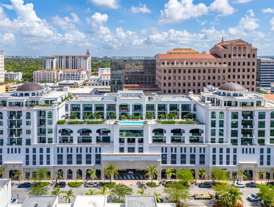 Recently Sold: $4,495,000 (5 beds, 5 baths, 4986 Square Feet)