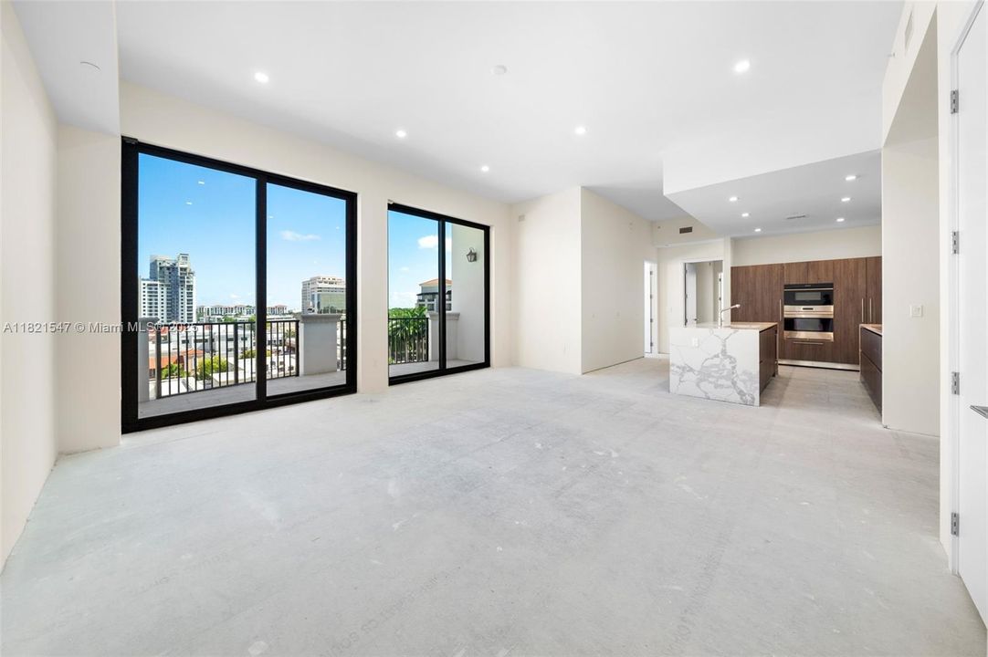 Recently Sold: $4,495,000 (5 beds, 5 baths, 4986 Square Feet)