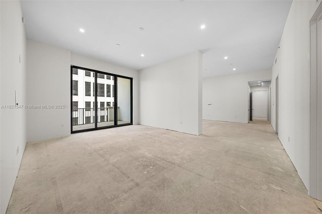 Recently Sold: $4,495,000 (5 beds, 5 baths, 4986 Square Feet)