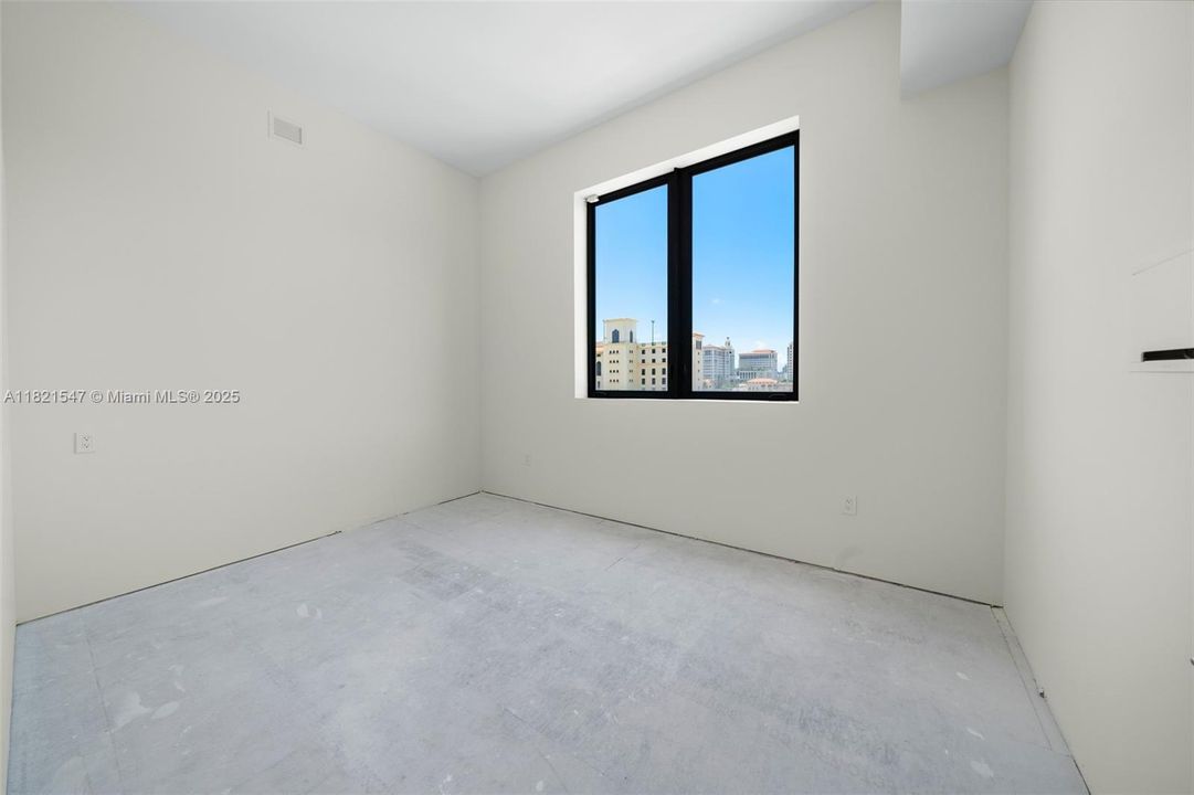 Recently Sold: $4,495,000 (5 beds, 5 baths, 4986 Square Feet)