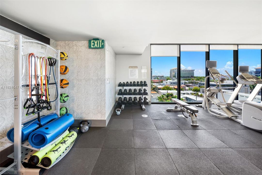 Recently Sold: $4,495,000 (5 beds, 5 baths, 4986 Square Feet)