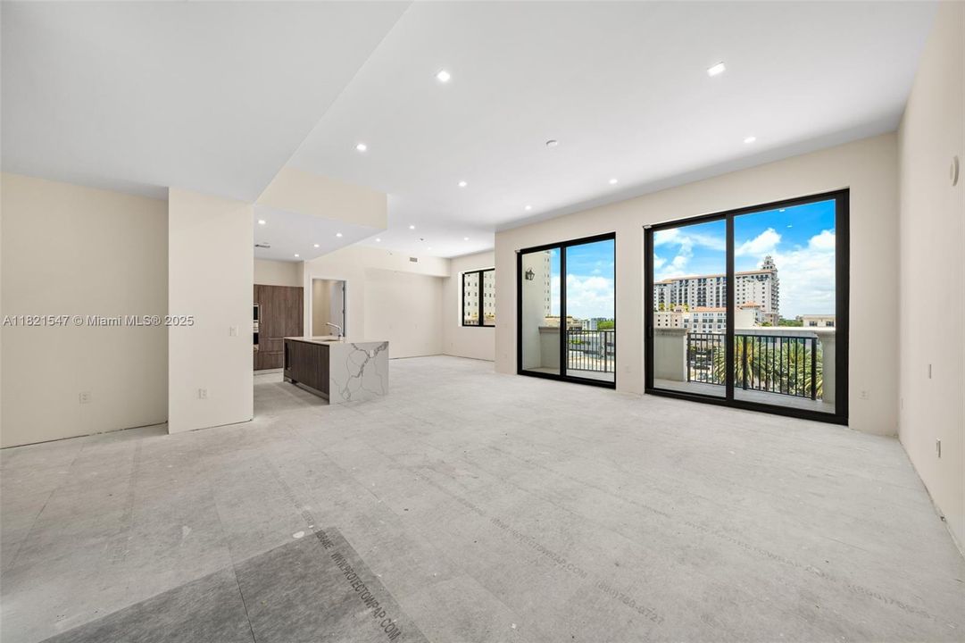 Recently Sold: $4,495,000 (5 beds, 5 baths, 4986 Square Feet)