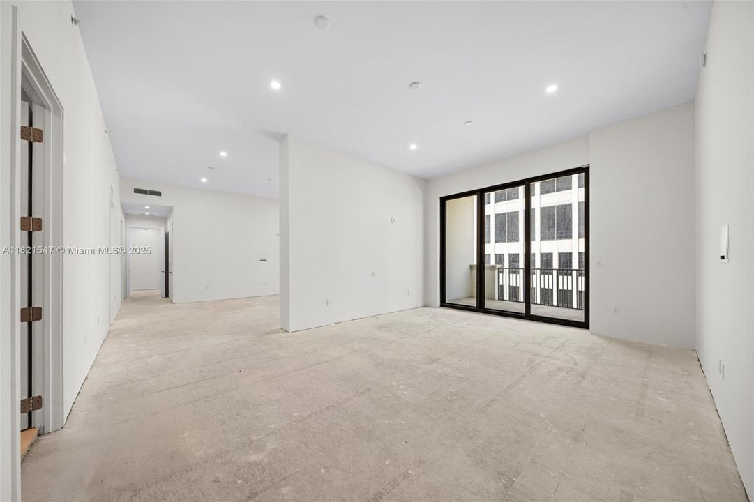 Recently Sold: $4,495,000 (5 beds, 5 baths, 4986 Square Feet)