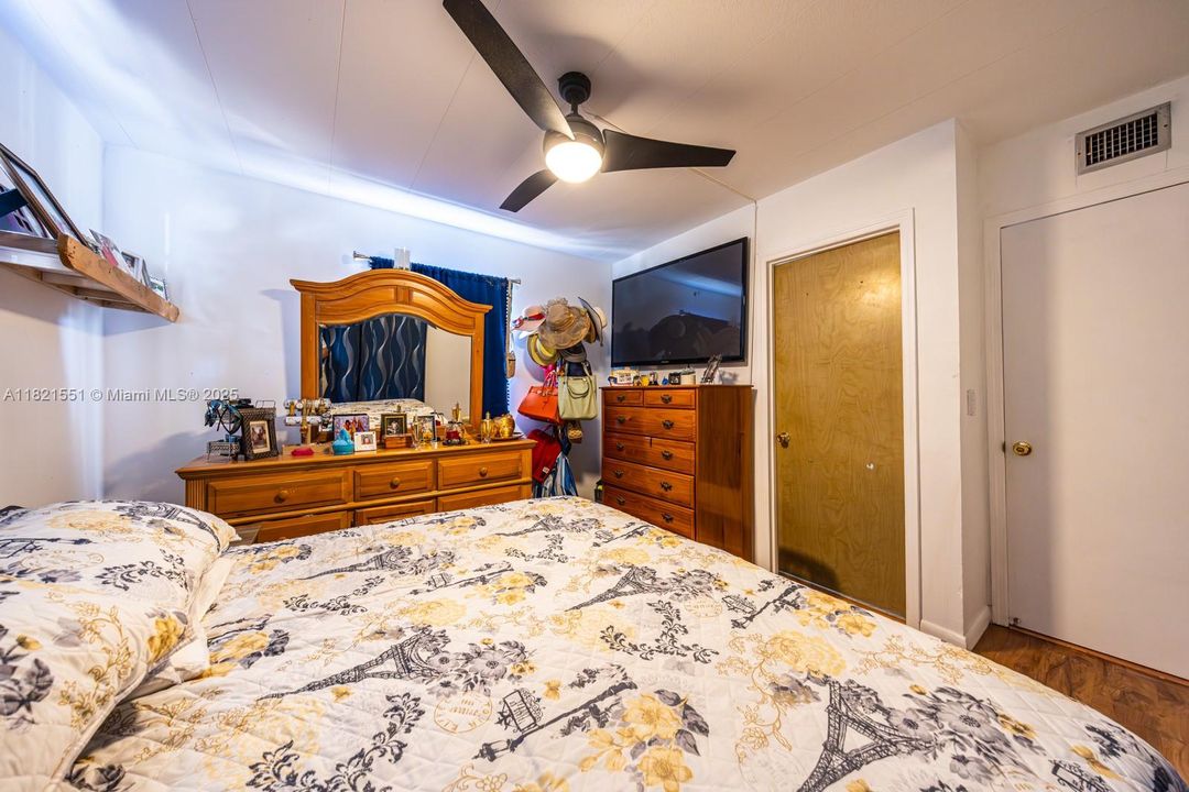 For Sale: $850,000 (4 beds, 3 baths, 1448 Square Feet)