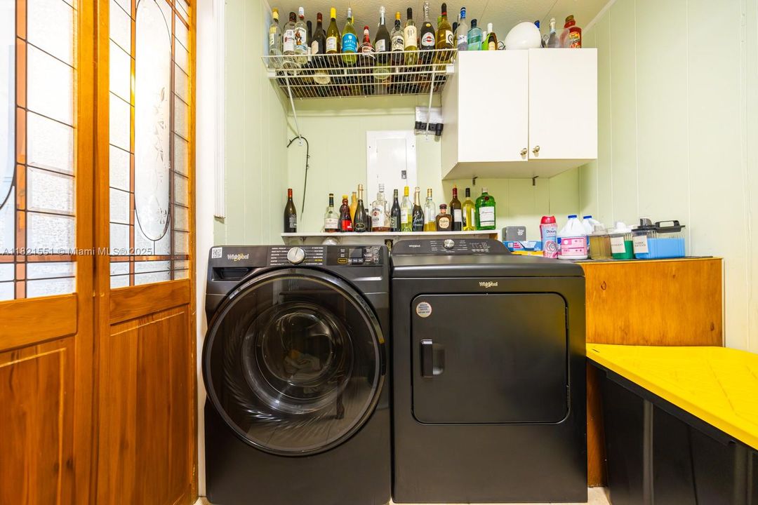 For Sale: $850,000 (4 beds, 3 baths, 1448 Square Feet)