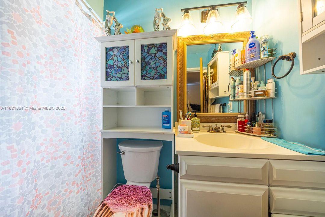 For Sale: $850,000 (4 beds, 3 baths, 1448 Square Feet)