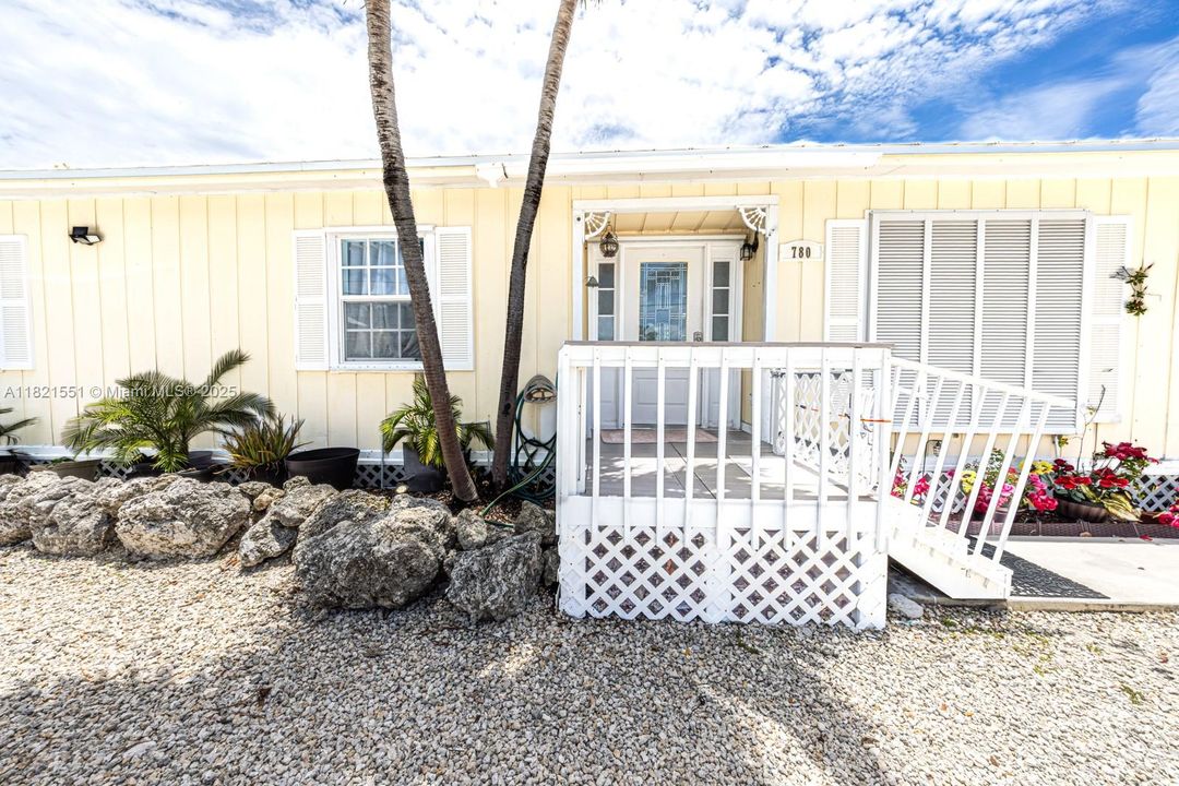 For Sale: $850,000 (4 beds, 3 baths, 1448 Square Feet)