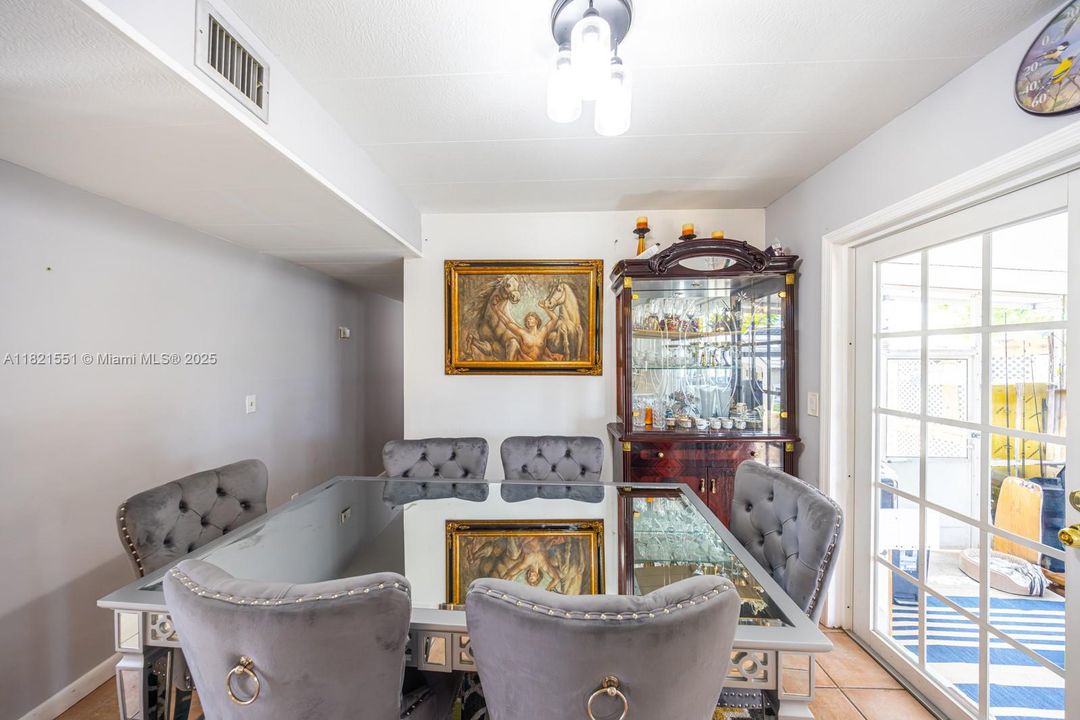 For Sale: $850,000 (4 beds, 3 baths, 1448 Square Feet)