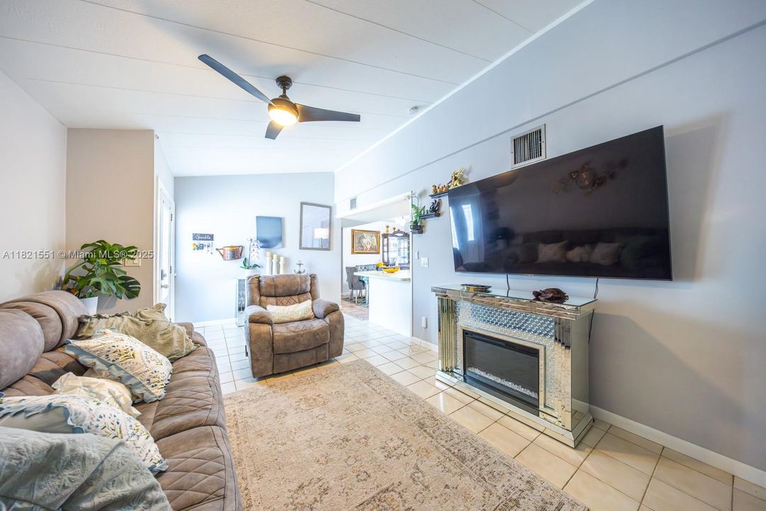 For Sale: $850,000 (4 beds, 3 baths, 1448 Square Feet)