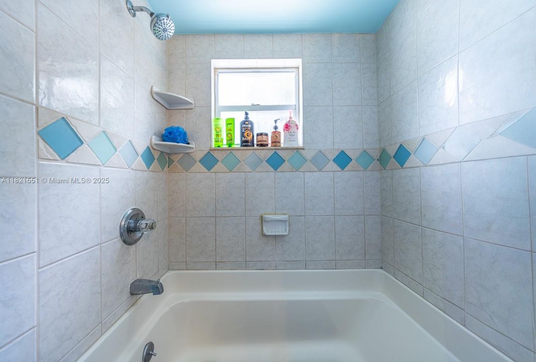 For Sale: $850,000 (4 beds, 3 baths, 1448 Square Feet)