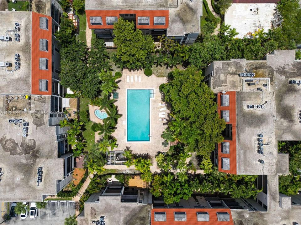 На продажу: $305,000 (1 спален, 1 ванн, 855 Квадратных фут)