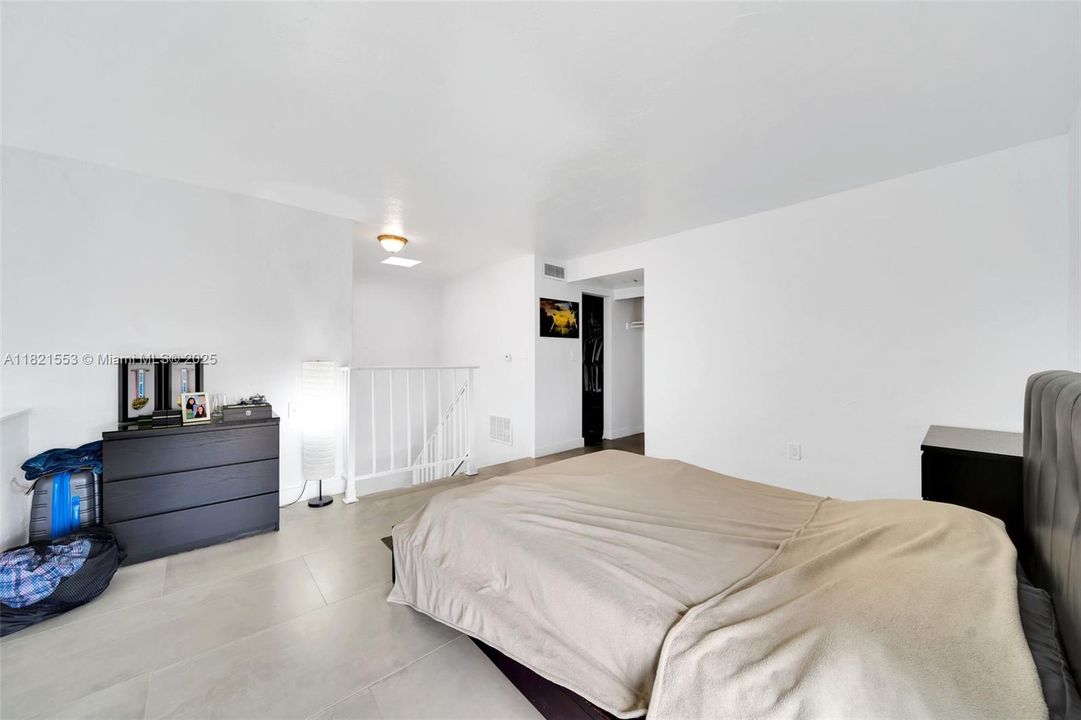 На продажу: $305,000 (1 спален, 1 ванн, 855 Квадратных фут)