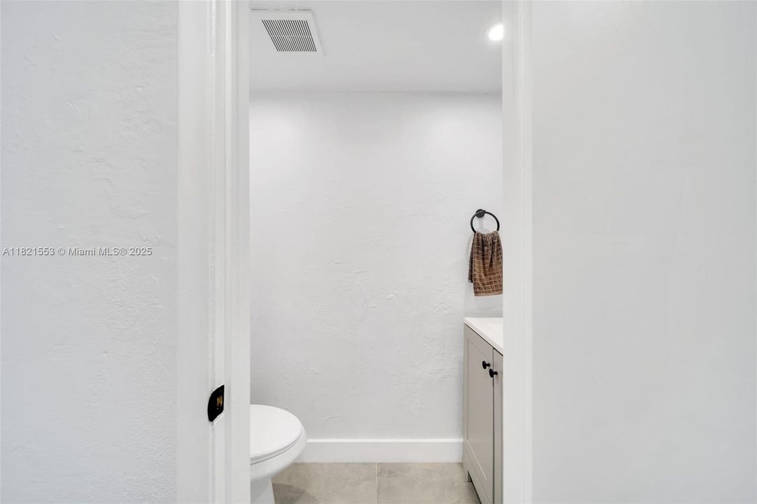 На продажу: $305,000 (1 спален, 1 ванн, 855 Квадратных фут)